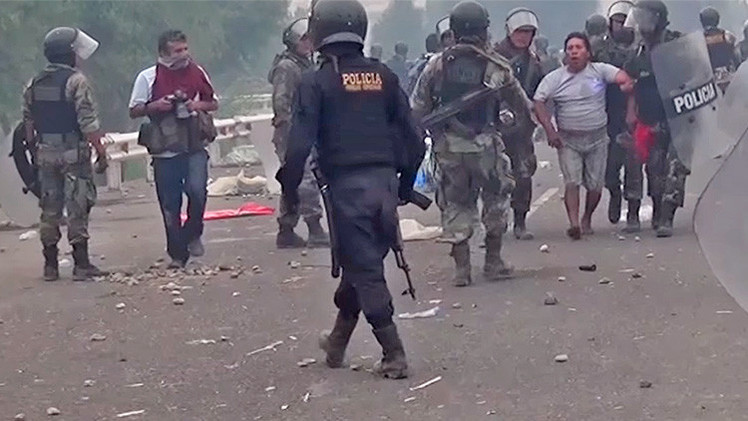 Tía María: El peruano ‘armado’ por un policía ante las cámaras durante una protesta exige justicia