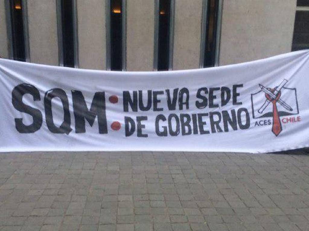 22 estudiantes detenidos tras desalojo de las oficinas de Soquimich