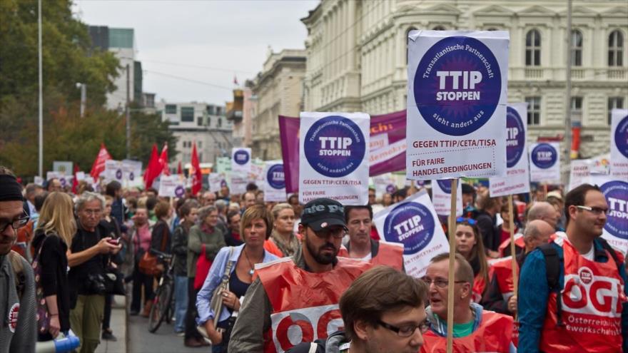 Eurodiputados abren la puerta al imperio de las multinacionales con el TTIP