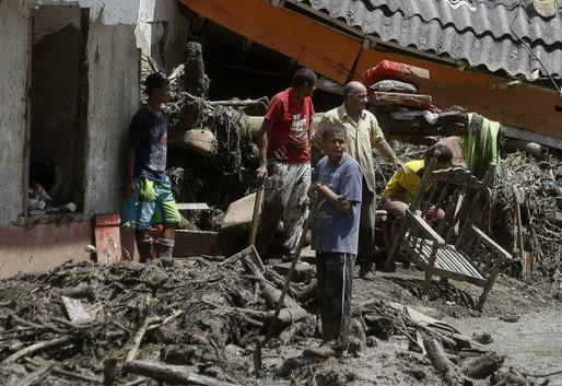 Colombia: Más de 60 muertos por deslizamiento de tierra