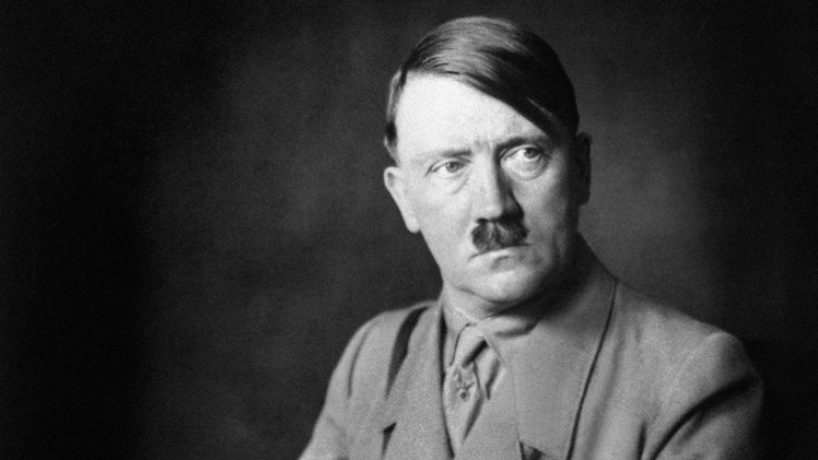 Revelan un absurdo plan secreto para feminizar a Hitler mediante hormonas