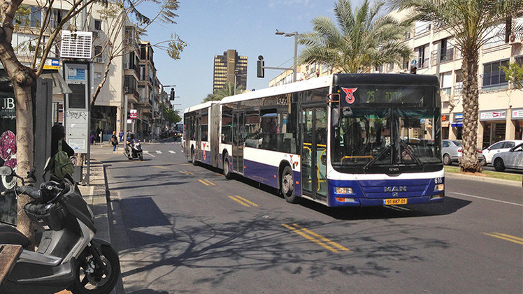 Israel prohíbe a los palestinos usar los mismos autobuses que los israelíes