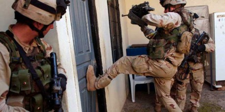 Cómo tirar abajo una puerta en caso de emergencia