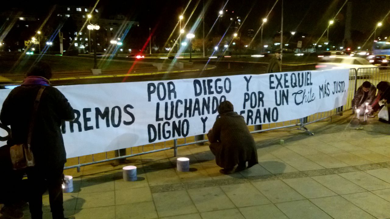 Anoche se realizaron velatones en distintas ciudades tras el asesinato de dos estudiantes en Valparaíso