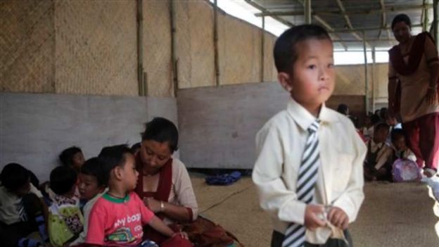 Reabren escuelas afectadas por terremoto en Nepal
