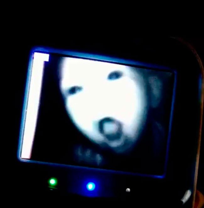 13 Ocasiones en que los monitores para bebés capturaron algo ATERRADOR ¡Hoy no duermo!