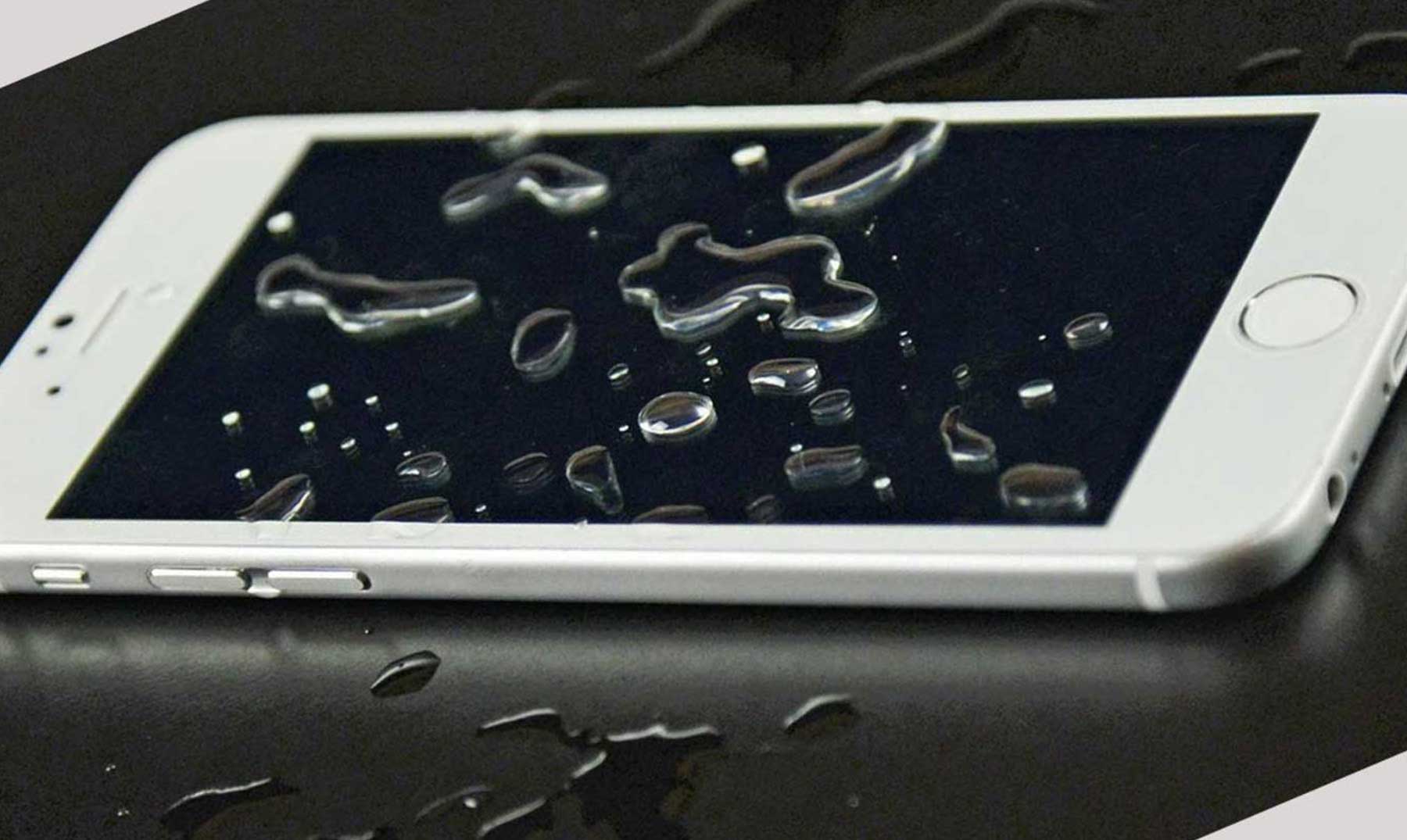 Восстановление iphone после воды. Айфон в воде. Попадание влаги в айфон. Залит смартфон. В айфон попала вода.