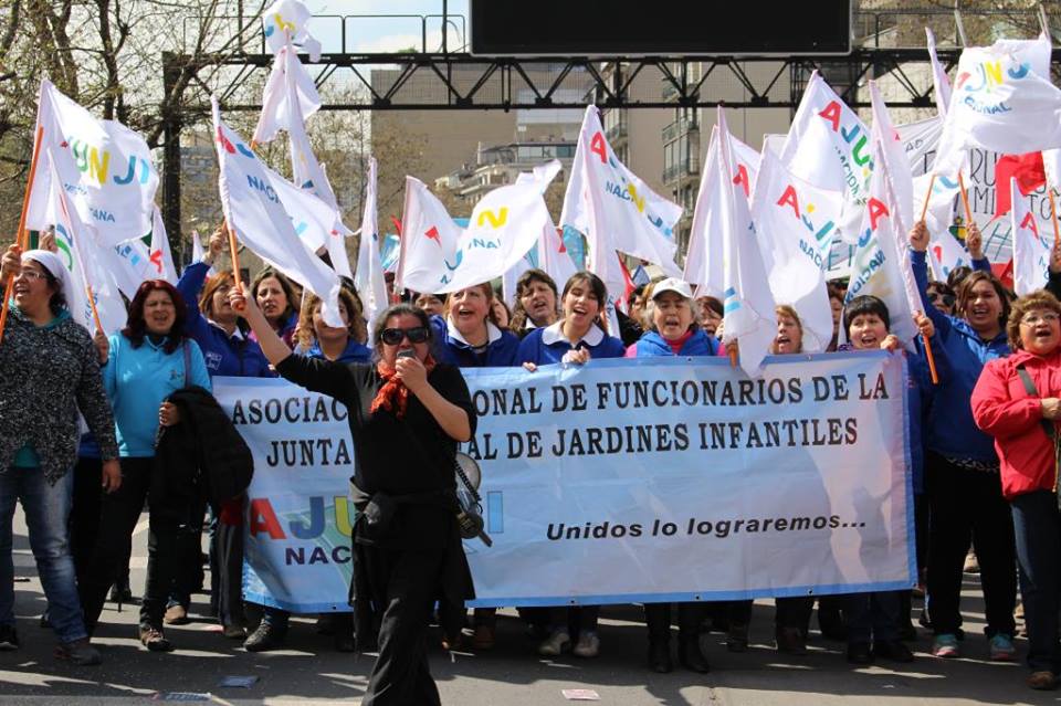 Trabajadores JUNJI ratifican marcha nacional para este 26 de junio