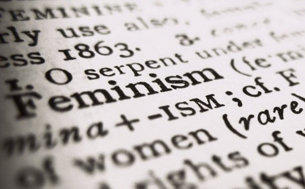 15 formas en que el feminismo mejoró el mundo para los hombres