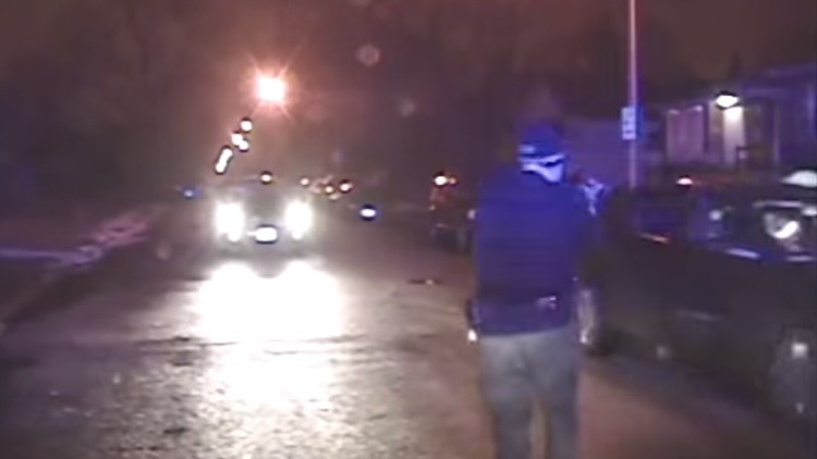 Video: Policía de EE.UU. dispara 12 veces contra un coche de jóvenes afroamericanos desarmados