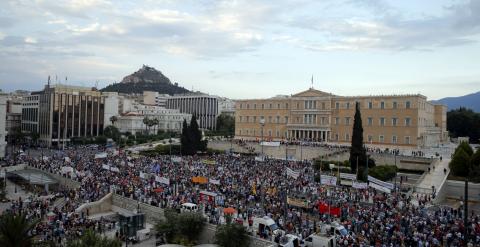 Atenas se echa a la  calle en apoyo al Gobierno de Tsipras