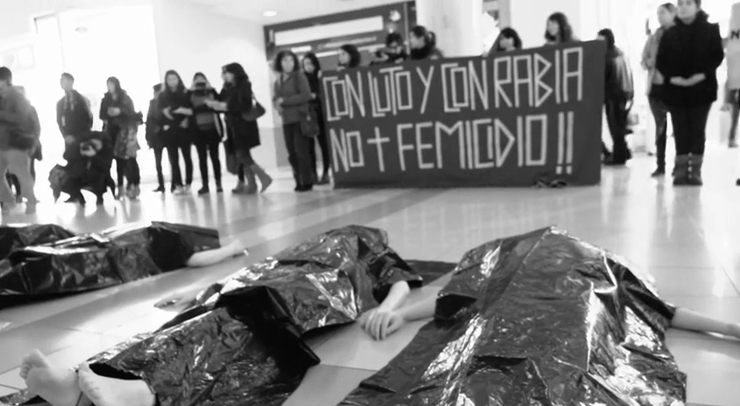 Manifestación pública contra el femicidio registrada en la ciudad de Valdivia