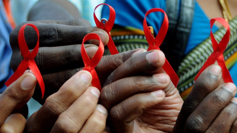 Cuba, el primer país en eliminar la transmisión del sida de madre a hijo