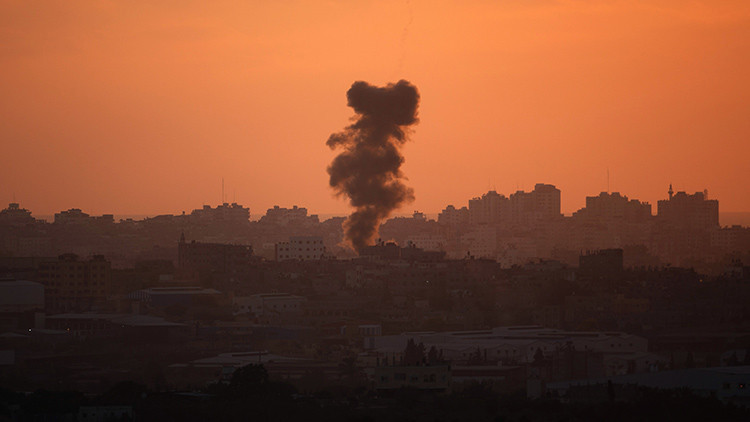 Israel lanza múltiples ataques aéreos en Gaza tras dos cohetes lanzados contra el país