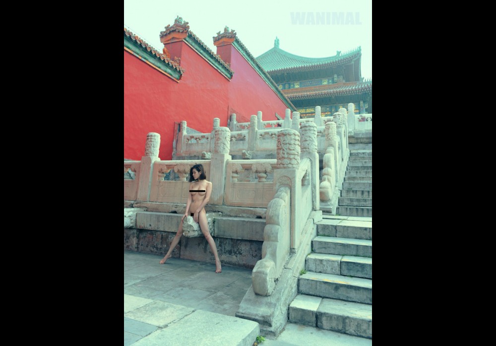 Polémica en China por las fotos de una modelo desnuda en la Ciudad Prohibida