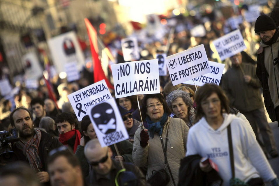 Convocan movilizaciones en España contra Ley que criminaliza la protesta social