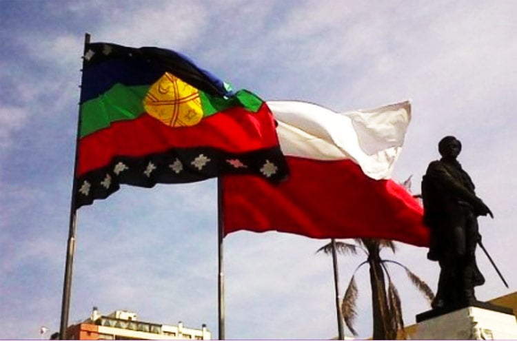 Histórico: Alcalde de Curicó izará la bandera mapuche en el frontis del edificio municipal