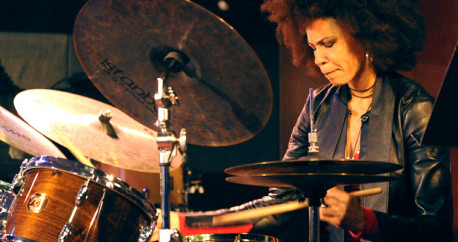 Las mujeres bateristas que han definido el rock