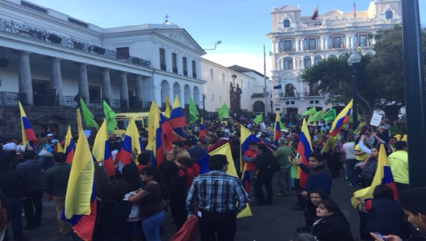 El pueblo ecuatoriano alerta ante golpe blando