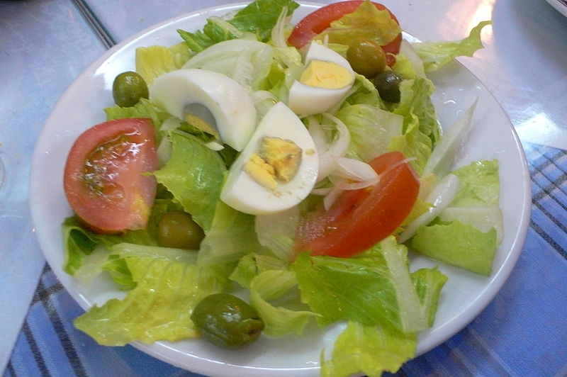 Agregar huevo a la ensalada aumenta nuestra absorción de compuestos vegetales beneficiosos