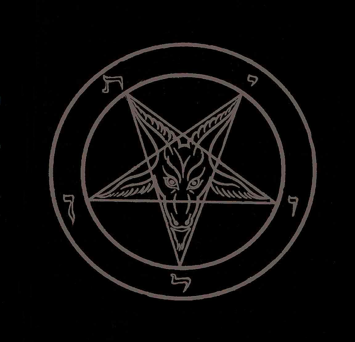 Inmerso en el satanismo: la historia de Anton Szandor LaVey y su Iglesia de Satanás