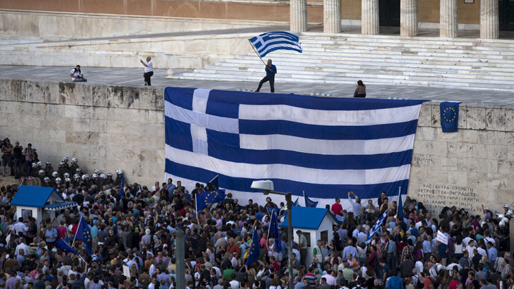 Miles se manifiestan en Atenas en favor de la permanencia de Grecia en la Eurozona