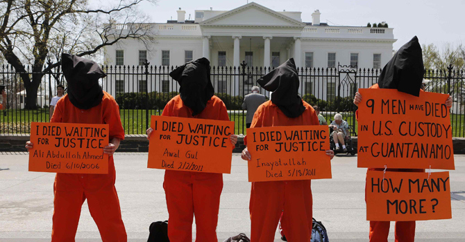EE.UU. anuncia traslado de seis presos de Guantánamo a Omán