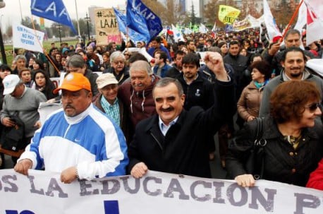Profesores nuevamente realizan marcha por rechazo a plan de Carrera Docente