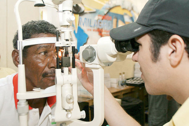 3,5 millones de venezolanos operados gratis de la vista gracias a programa social