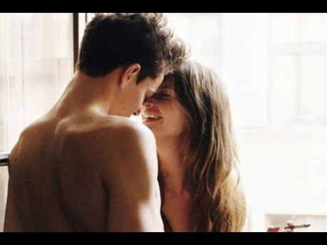 14 cosas que los hombres creen que les gusta a las mujeres en la cama