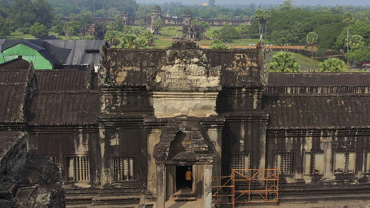 Jóvenes pastores descubren accidentalmente un templo del siglo X en Camboya