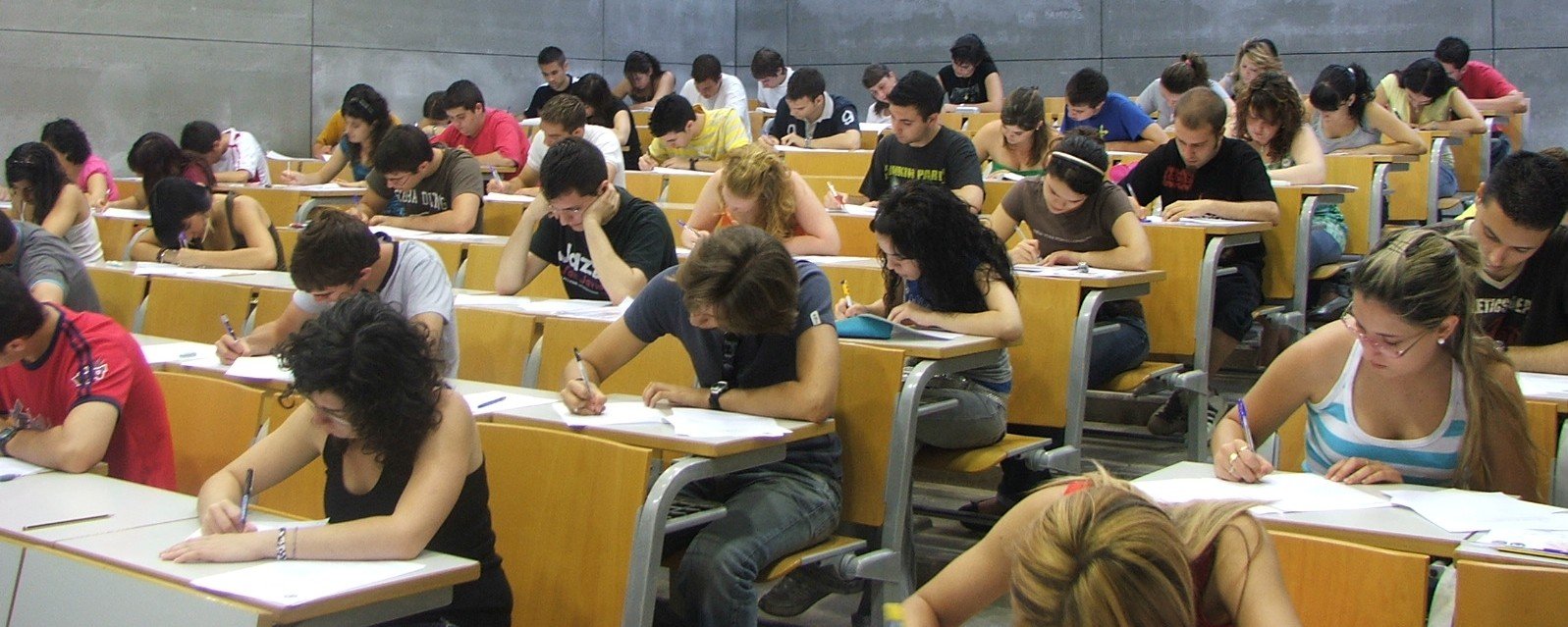 Argentina prohíbe los exámenes de admisión a las universidades