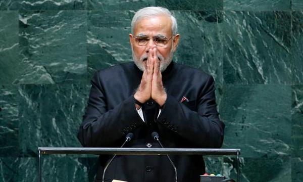 Primer Ministro Indio anuncia que el yoga será obligatorio para todos los policías del país