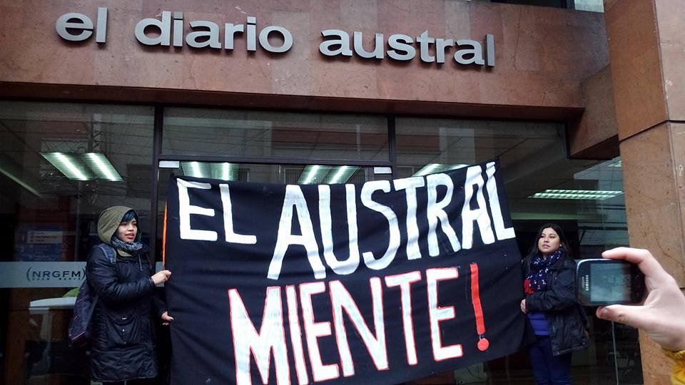 Estudiantes funan Diario Austral de Temuco por supuesta campaña anti movilización