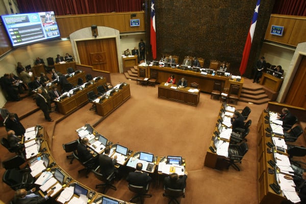 Senado despacha proyecto de ley de partidos políticos sin lograr consenso sobre democracia interna