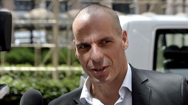 Varufakis: “Quienes dieron el golpe de Estado me quieren juzgar por traición”