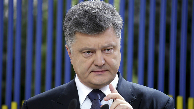 «Las enmiendas a la Constitución presentadas por Poroshenko contradicen los acuerdos de Minsk»