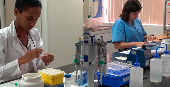 Cuba suministra la primera vacuna contra el cáncer de pulmón de forma gratuita