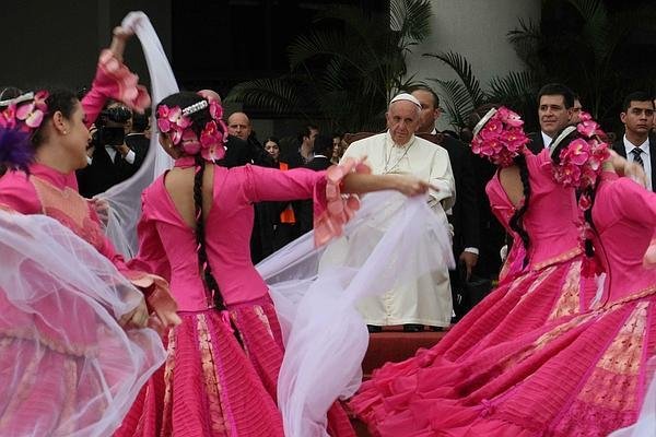 Papa Francisco: «La mujer paraguaya es la más gloriosa de América»