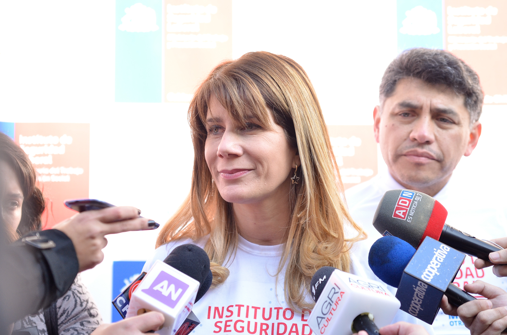 Ministra Rincón destaca baja en tasa desempleo en el Gran Santiago y llama a preocuparse también de la calidad del trabajo