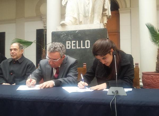 Rectoría y Fech firman acuerdo fruto de las movilizaciones estudiantiles