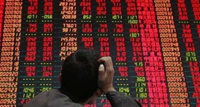 Bolsas chinas sufren la mayor caída de los últimos ocho años