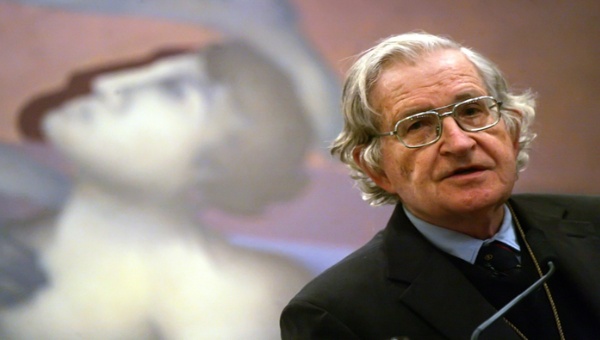 Chomsky: Deuda griega debe ser condonada