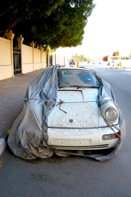 ¿Coches de lujo abandonados en la calle? Uno de los problemas de Dubai