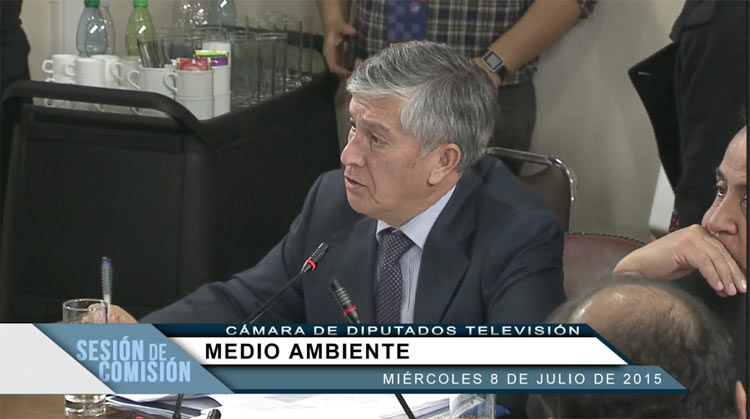 Diputado preocupado por salmoneras: “Comprometen un área muy grande de canales Baker y Martínez en Tortel” 