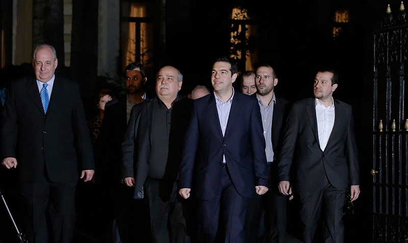 Nuevo gabinete toma posesión en Grecia