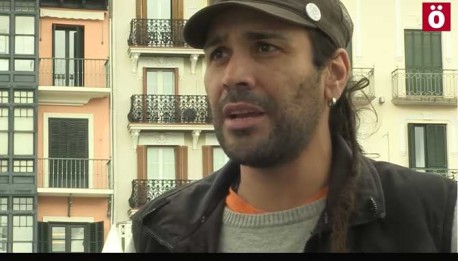 Periodista español podría pasar 6 años en prisión por cubrir una manifestación