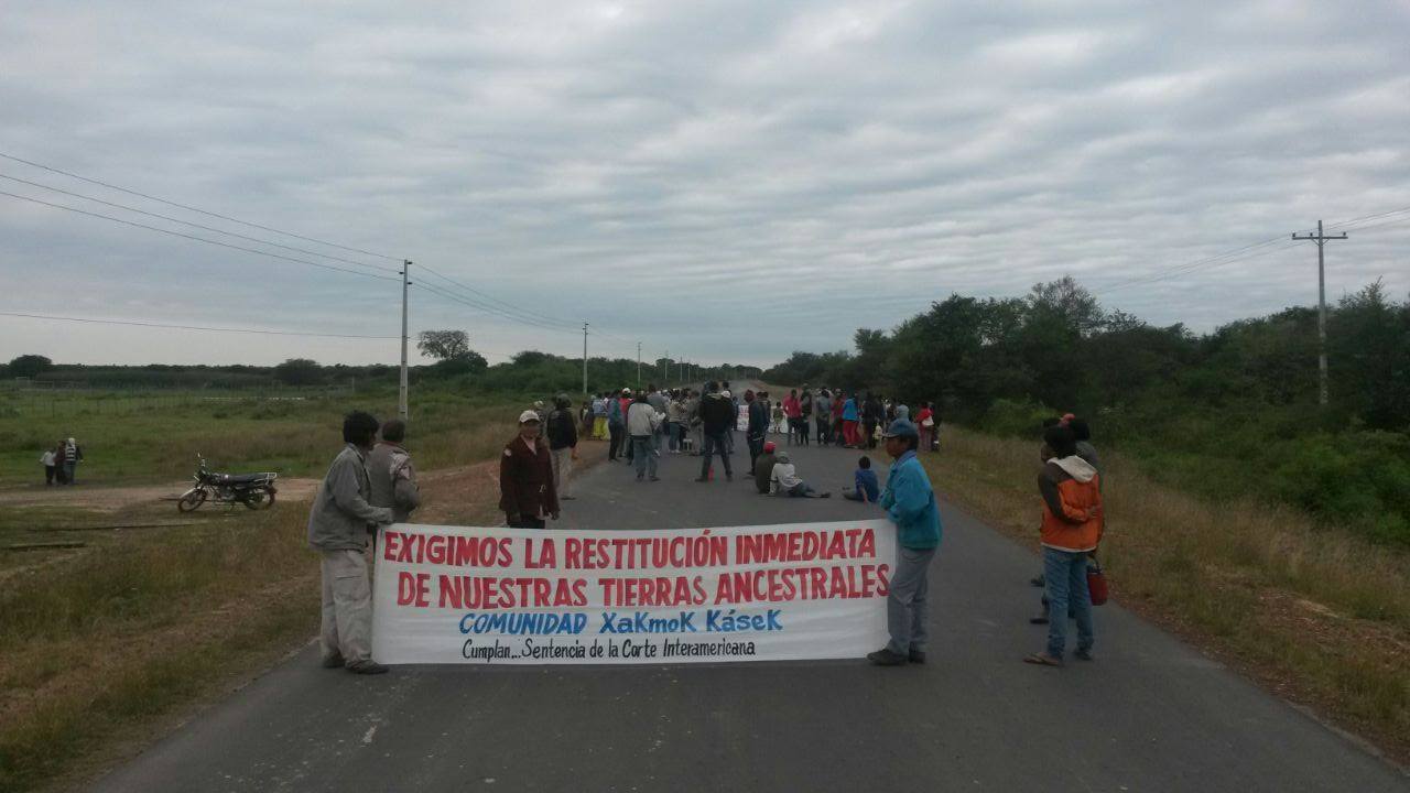Paraguay: Indígenas tomarán carreteras hasta que se cumpla sentencia de devolución de tierras