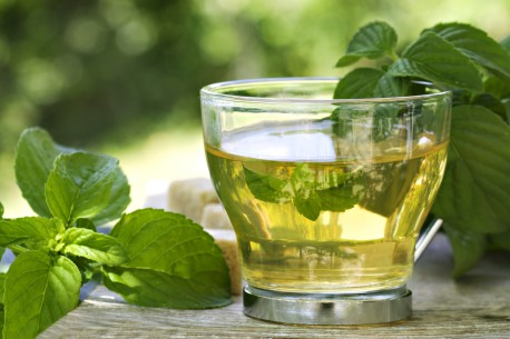 Tres infusiones naturales para aliviar el dolor de estómago
