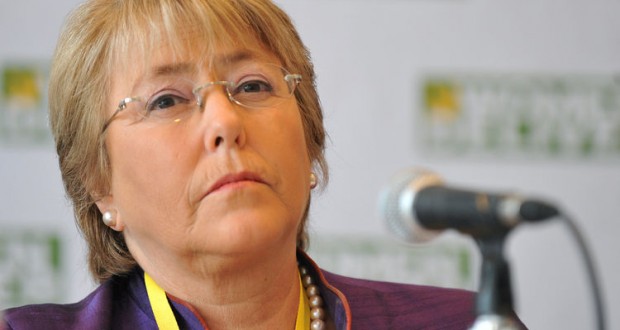 Encuesta CADEM: 66% a favor que presidenta Bachelet realice cambio de gabinete